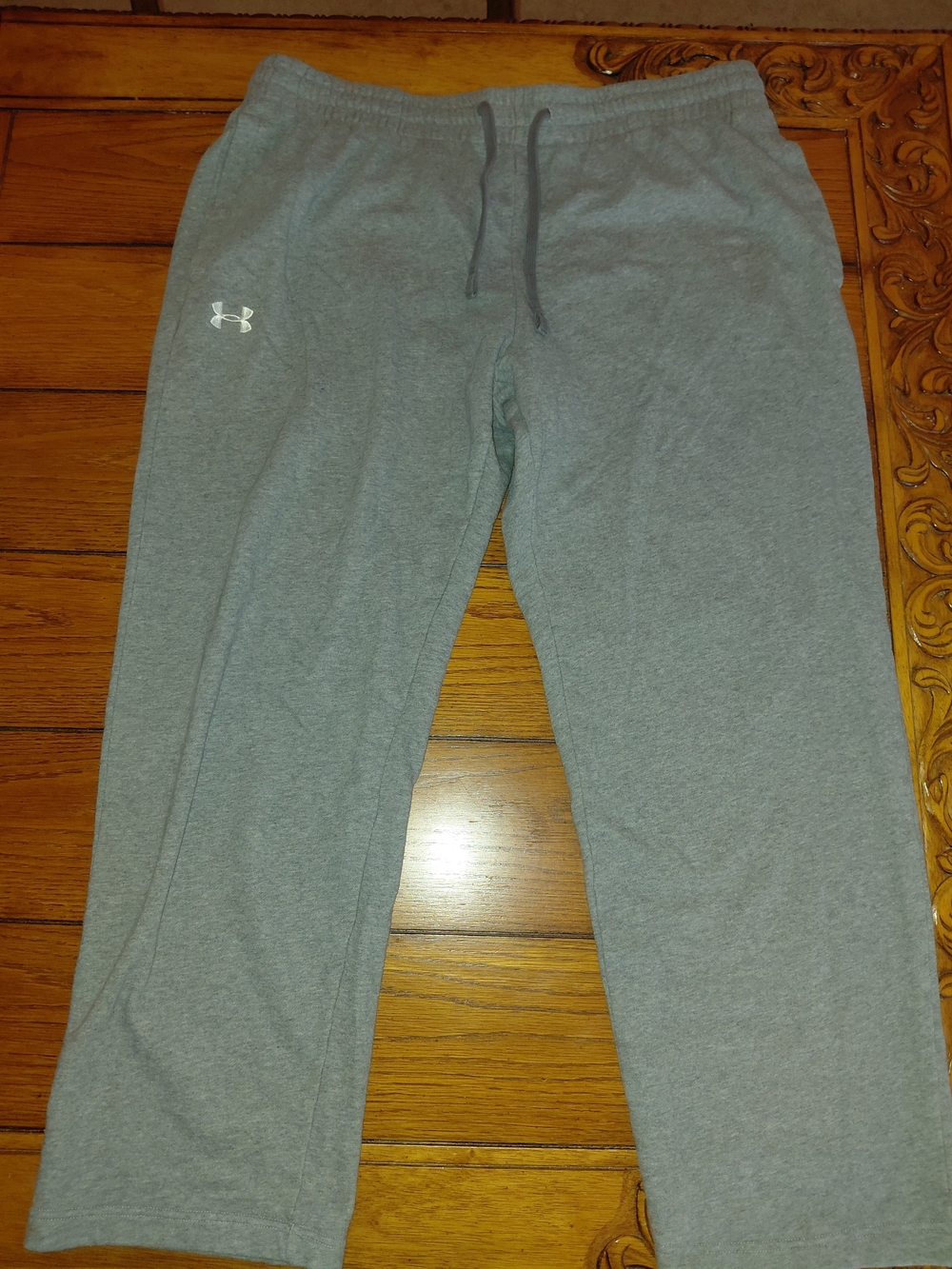 Under Armour Men's Light Gray Jogger Sweatpants